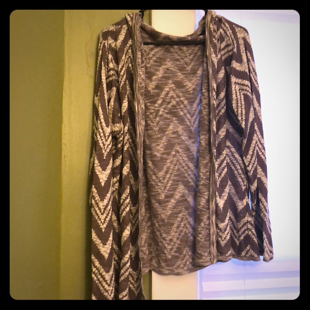 Gray/white chevron cardigan